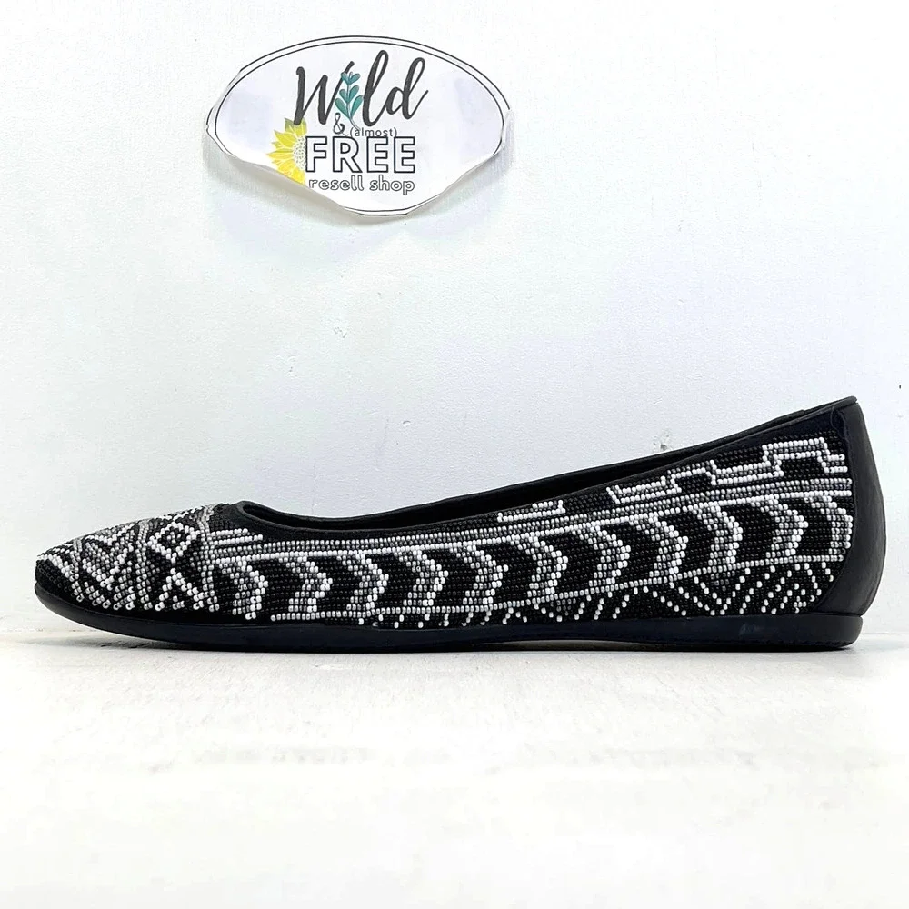 Donald J Pliner Hasin Glass Beaded Ballet Flats Shoe - Black/White/Gray -Women 8 - Picture 2 of 11